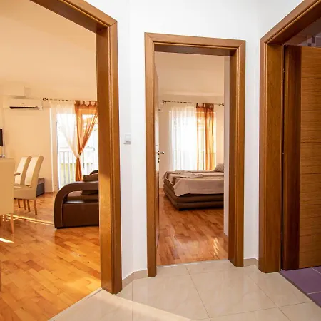Lotusapart Premantura Exterior photo